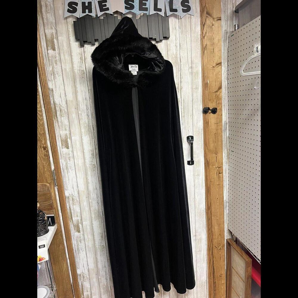 Vintage Exquisite Jeffrey & Dara Evenings By Tom Barra Full Velvet Cape/Fur Hood